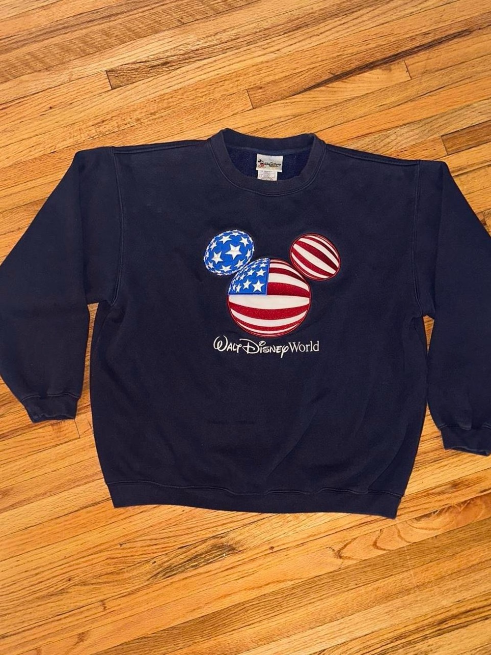 Vintage Walt Disney Word USA Mickey Mouse Sweatshirt
